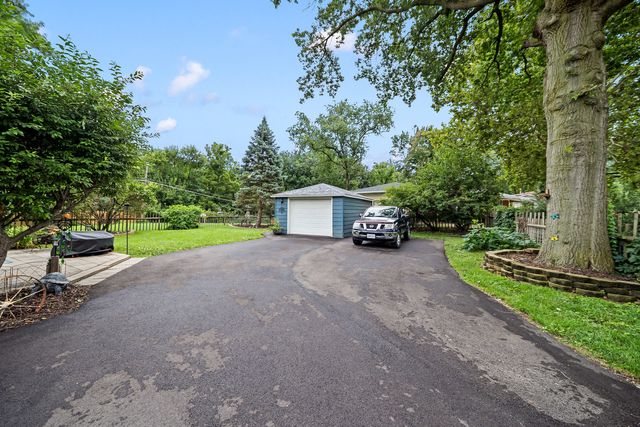 404 24th Avenue, East Moline, IL 61244