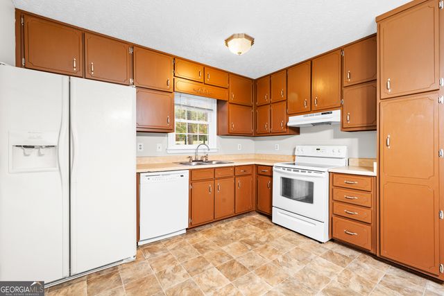 102 Jodeco Way, Stockbridge, GA 30281