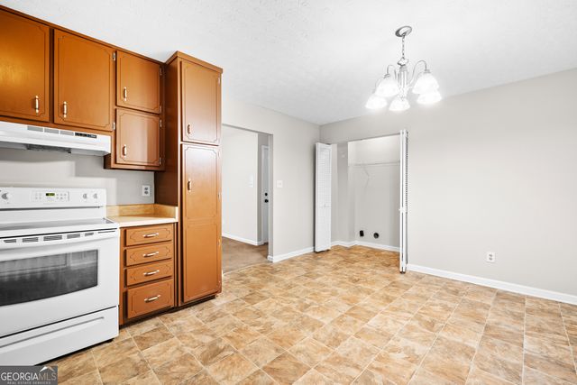 102 Jodeco Way, Stockbridge, GA 30281