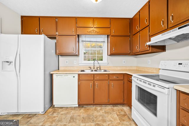 102 Jodeco Way, Stockbridge, GA 30281