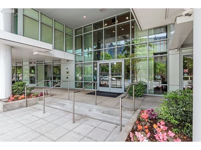1310 Nw NAITO Pkwy 104A, Portland, OR 97209