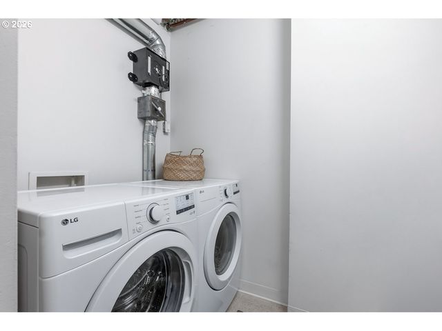 1310 Nw NAITO Pkwy 104A, Portland, OR 97209