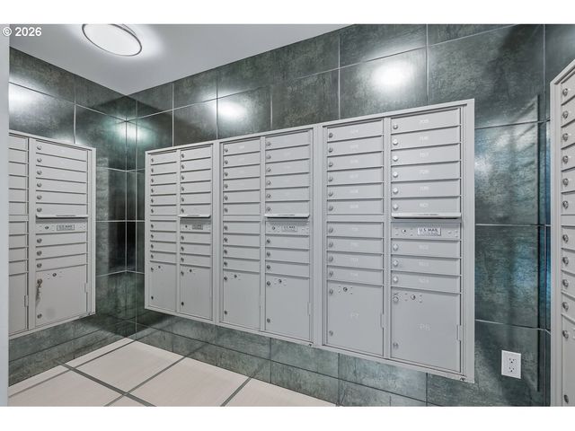 1310 Nw NAITO Pkwy 104A, Portland, OR 97209