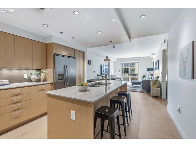 1310 Nw NAITO Pkwy 104A, Portland, OR 97209