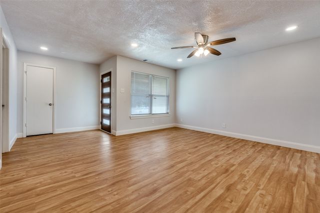 9535 Crestshire Drive, Dallas, TX 75227