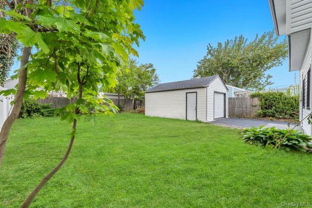 20 Howard Street, Hicksville, NY 11801
