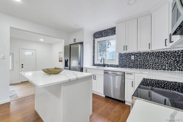 20 Howard Street, Hicksville, NY 11801