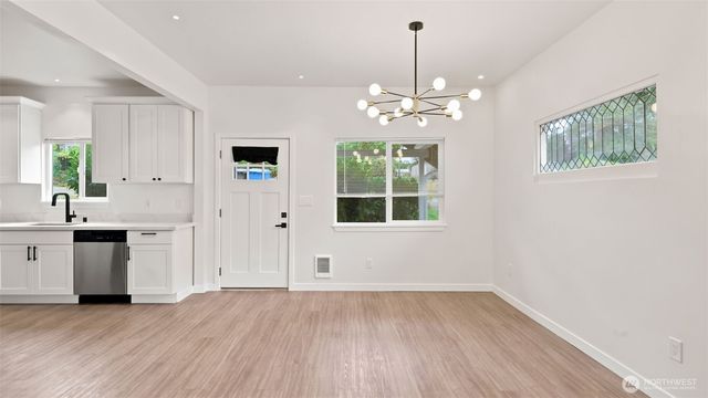 3315 E Grandview Avenue, Tacoma, WA 98404