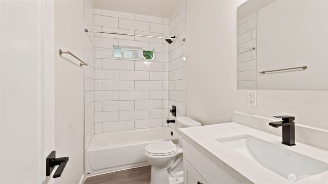 3315 E Grandview Avenue, Tacoma, WA 98404