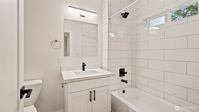 3315 E Grandview Avenue, Tacoma, WA 98404