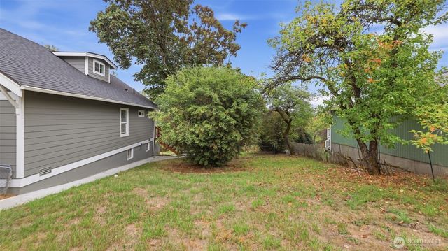 3315 E Grandview Avenue, Tacoma, WA 98404