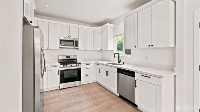 3315 E Grandview Avenue, Tacoma, WA 98404