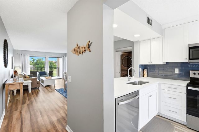 6105 PALMA DEL MAR BOULEVARD S 219, St Petersburg, FL 33715
