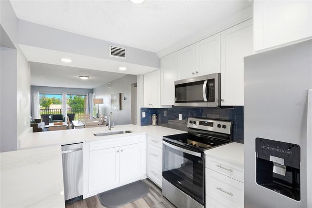6105 PALMA DEL MAR BOULEVARD S 219, St Petersburg, FL 33715