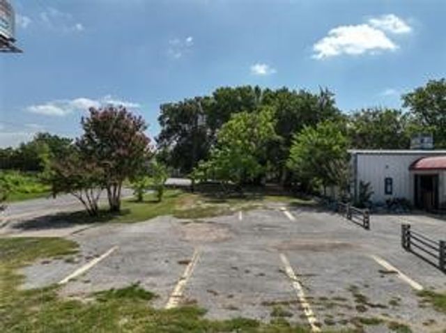 600 E Dashwood Street, Fort Worth, TX 76104