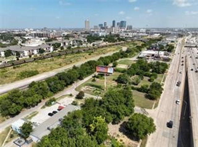 600 E Dashwood Street, Fort Worth, TX 76104