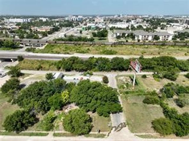 600 E Dashwood Street, Fort Worth, TX 76104