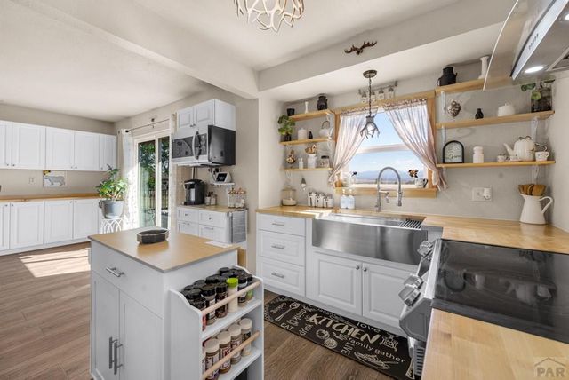 1259 S Winterhaven Dr, Pueblo West, CO 81007