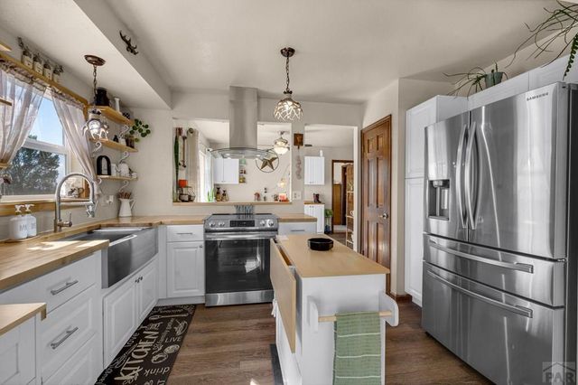 1259 S Winterhaven Dr, Pueblo West, CO 81007