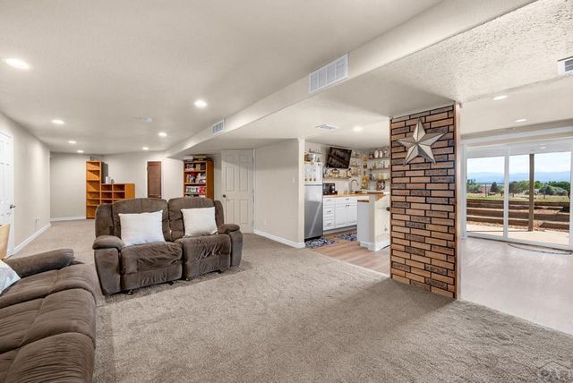 1259 S Winterhaven Dr, Pueblo West, CO 81007