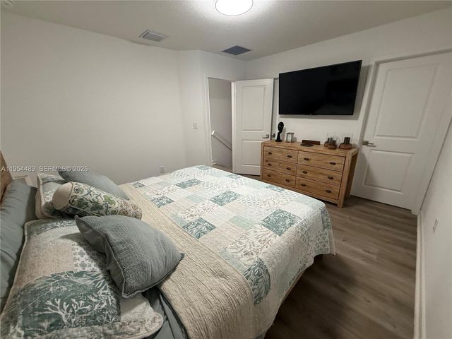 1043 SE 24th Ave, Homestead, FL 33035