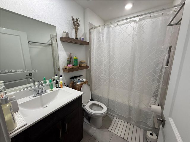 1043 SE 24th Ave, Homestead, FL 33035