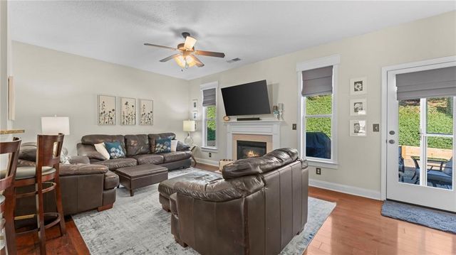 501 Lost Creek Drive, Woodstock, GA 30188