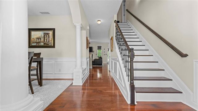 501 Lost Creek Drive, Woodstock, GA 30188