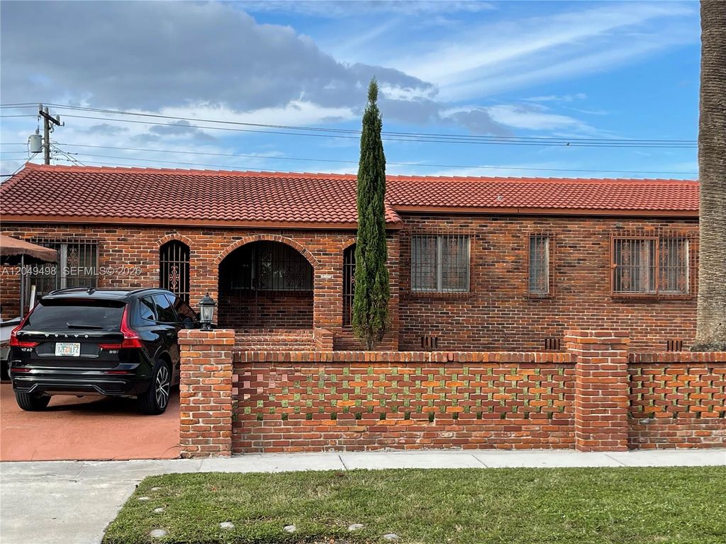 291 W 59th Street, Hialeah, FL 33012