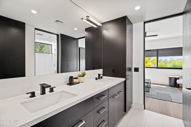 5143 E EXETER Boulevard, Phoenix, AZ 85018