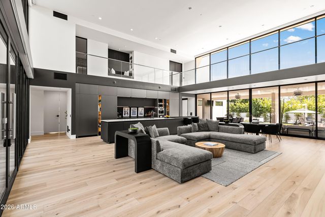 5143 E EXETER Boulevard, Phoenix, AZ 85018