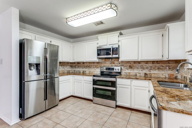 9038 Pinseeker, Selma, TX 78154