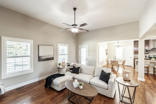 5563 Stacy Springs Rd, Springfield, TN 37172