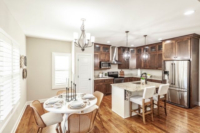 5563 Stacy Springs Rd, Springfield, TN 37172