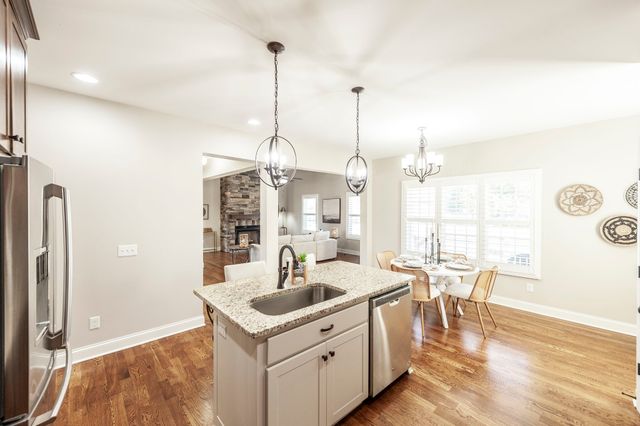 5563 Stacy Springs Rd, Springfield, TN 37172