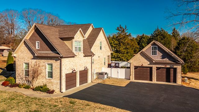 5563 Stacy Springs Rd, Springfield, TN 37172