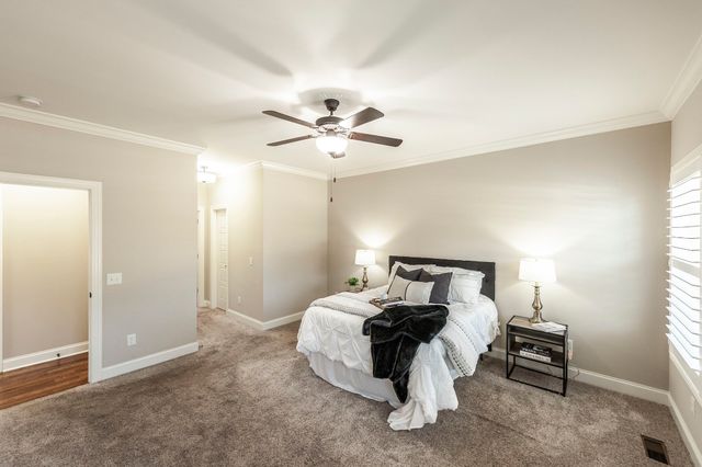 5563 Stacy Springs Rd, Springfield, TN 37172