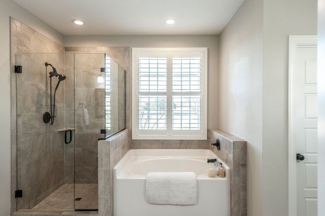 5563 Stacy Springs Rd, Springfield, TN 37172