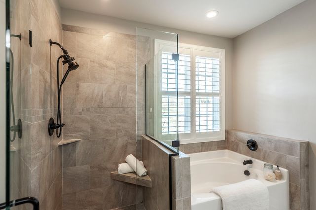 5563 Stacy Springs Rd, Springfield, TN 37172