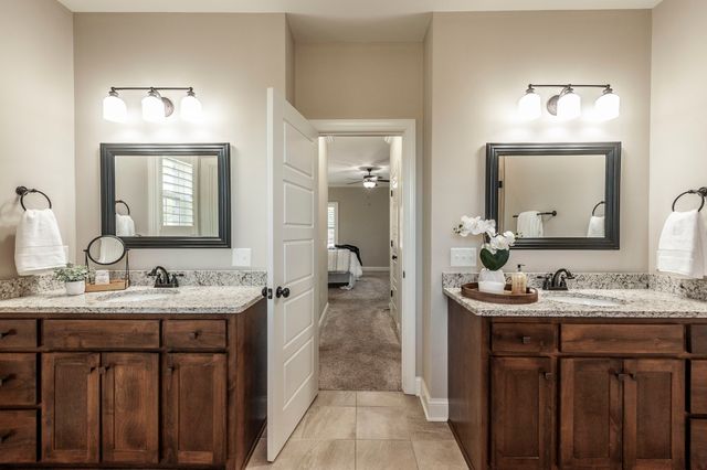 5563 Stacy Springs Rd, Springfield, TN 37172