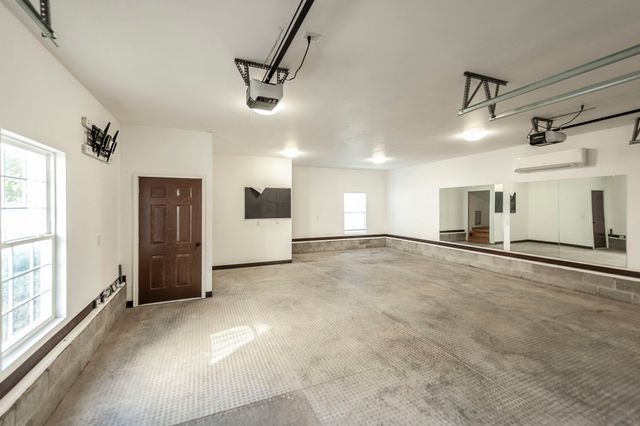 5563 Stacy Springs Rd, Springfield, TN 37172