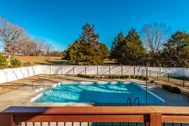 5563 Stacy Springs Rd, Springfield, TN 37172