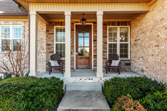 5563 Stacy Springs Rd, Springfield, TN 37172