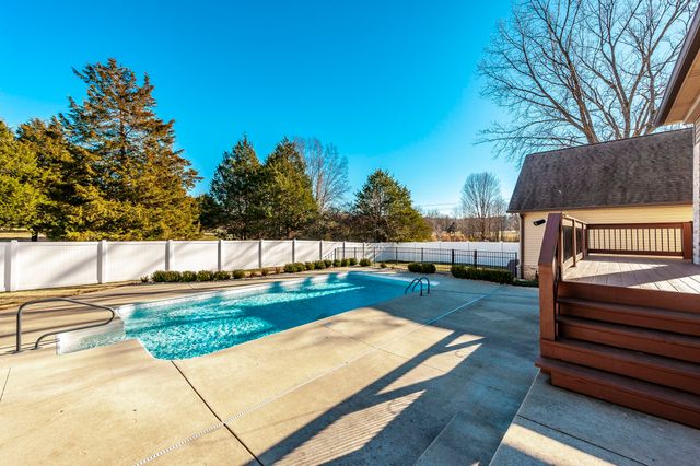 5563 Stacy Springs Rd, Springfield, TN 37172