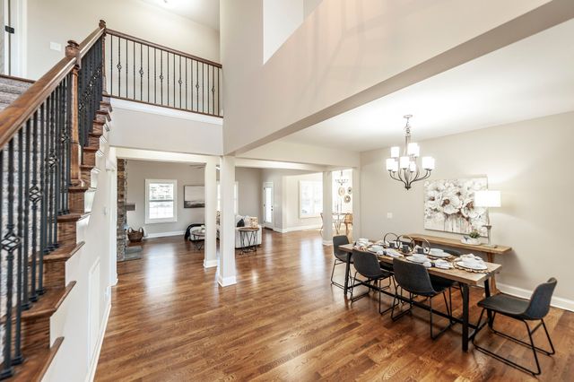 5563 Stacy Springs Rd, Springfield, TN 37172