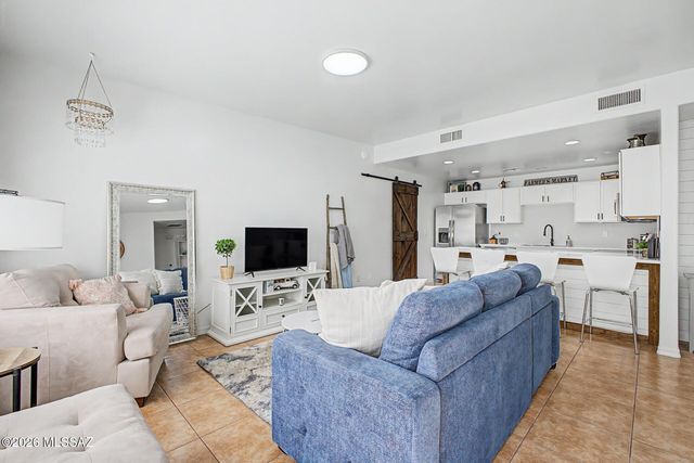 2469 N Silver Mosaic Drive, Tucson, AZ 85745