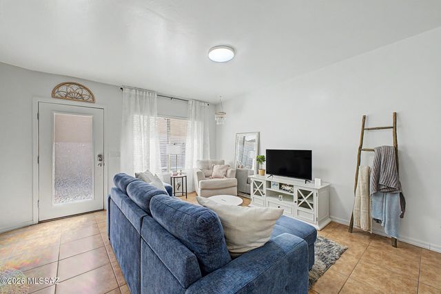 2469 N Silver Mosaic Drive, Tucson, AZ 85745