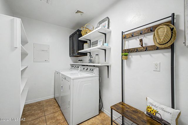 2469 N Silver Mosaic Drive, Tucson, AZ 85745