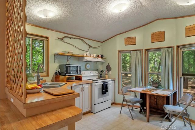 4715 Cody Lane, Forest Ranch, CA 95942