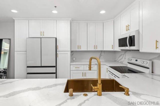602 W Fir St 201, San Diego, CA 92101